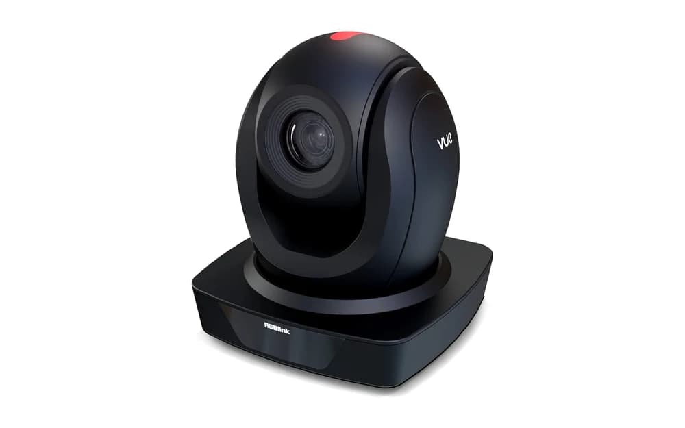 Vast opgestelde camera met zoom voor de besloten livestream van een plechtigheid